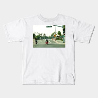 Santa Roaming LA Streets Kids T-Shirt